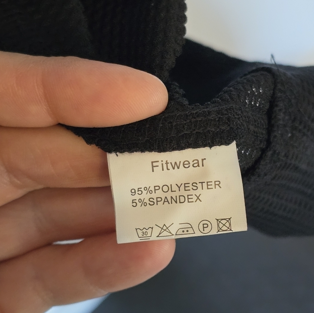 Fitwear New Zealand Tank with Built In Sports Bra - Picture 6 of 6